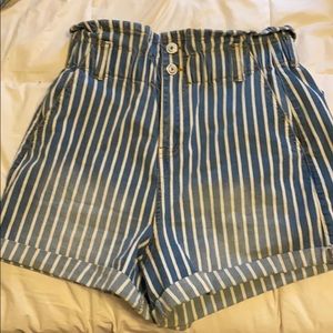 Very high waisted striped shorts